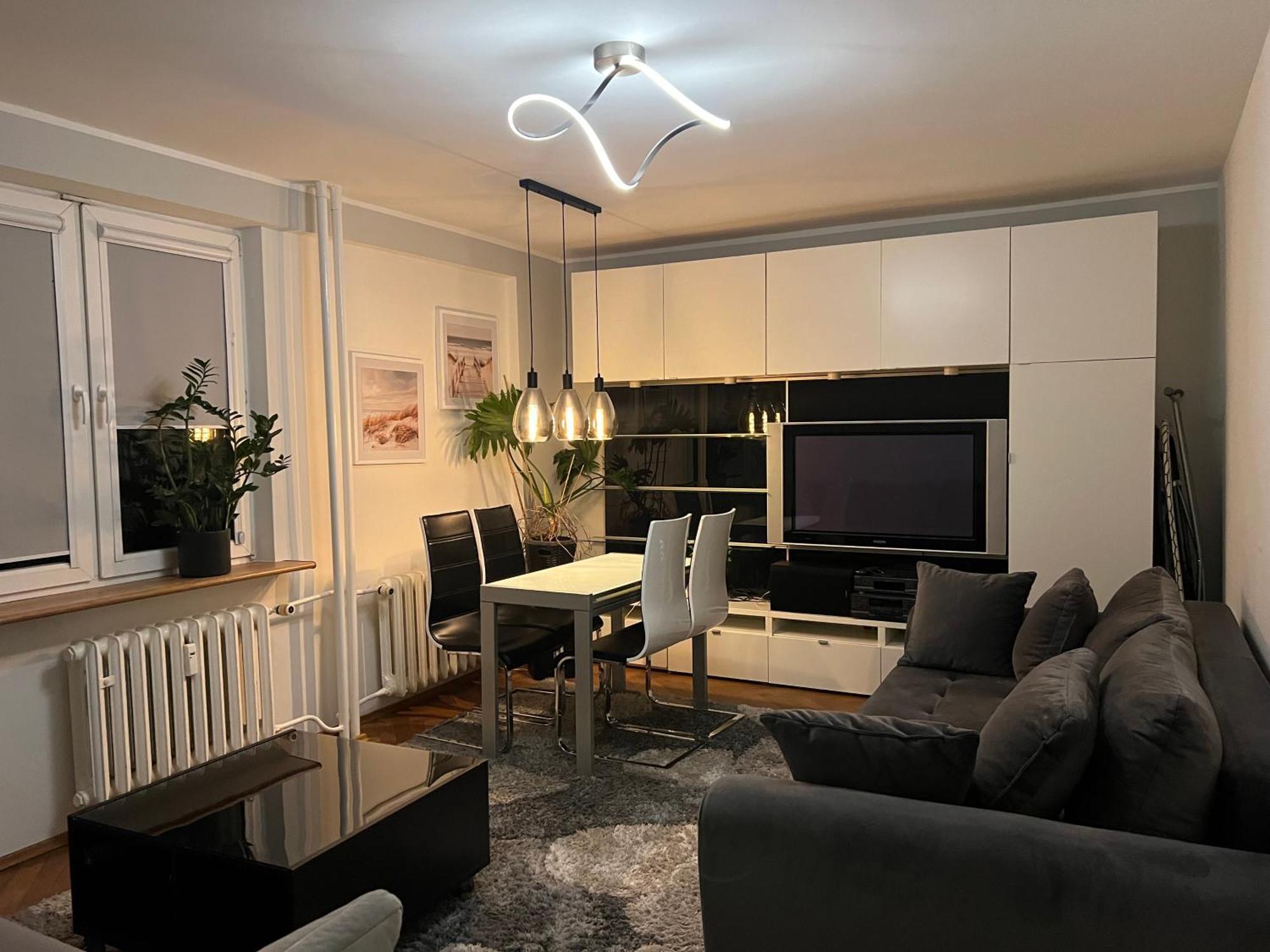 Uroczy Apartament - ソポト エクステリア 写真